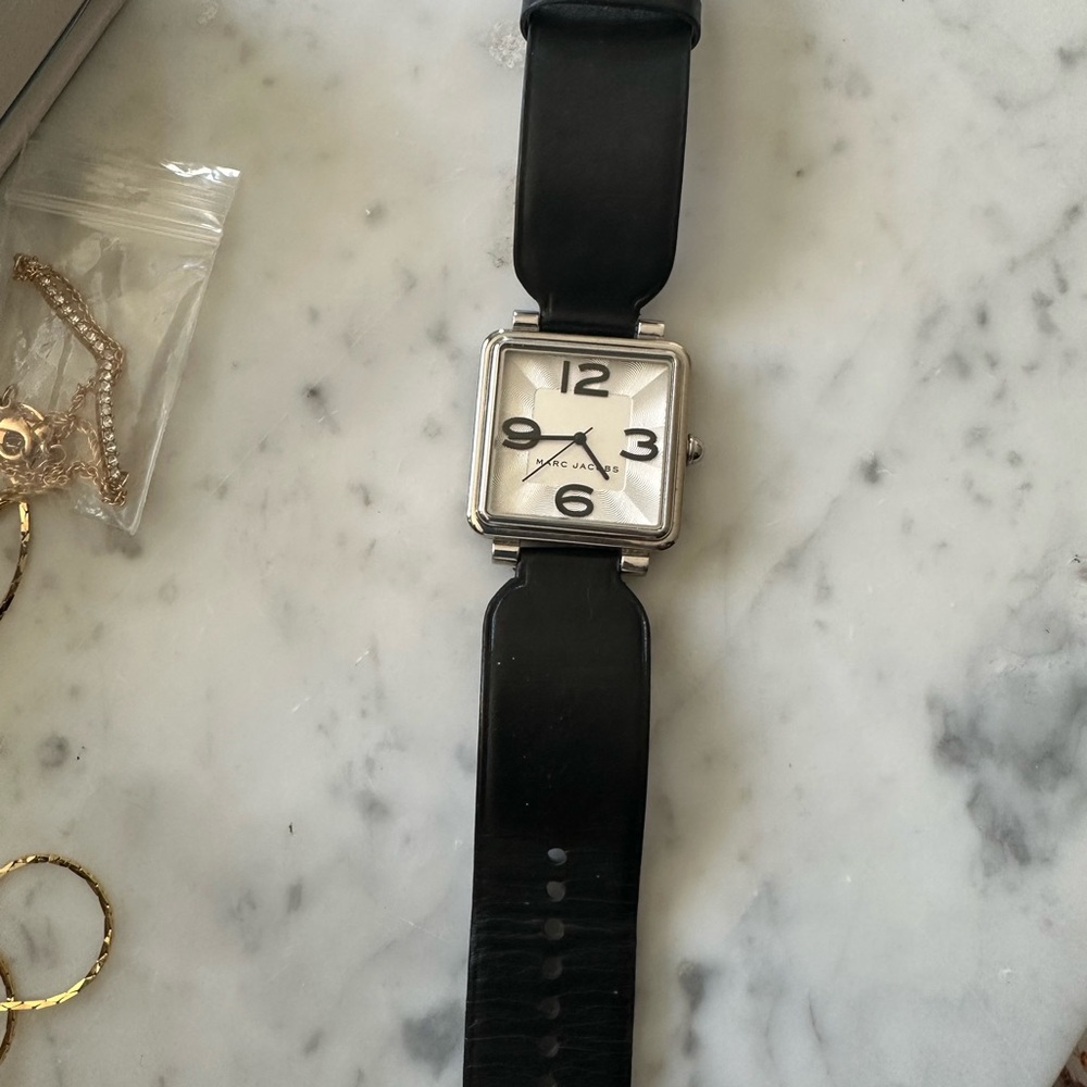 Ladies Watch - Picture 2 of 5